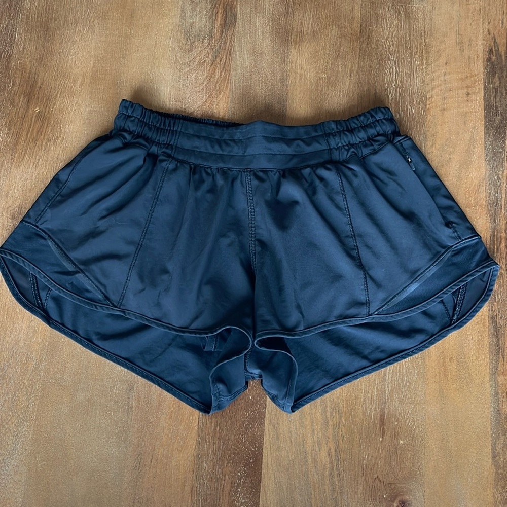 Lululemon Hotty hot shorts, size 6, 2.5 inch inseam, black